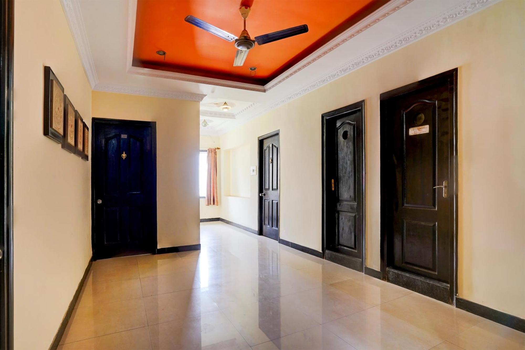 Hotel O Varun Residency Kammasandra Εξωτερικό φωτογραφία